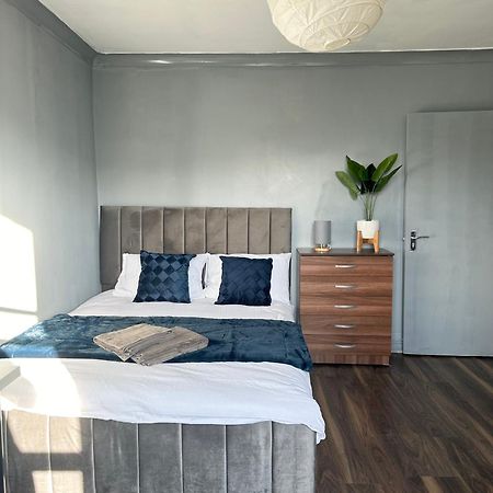 Luxury Room In A 4 Bedroom Flat! 4 Minutes Walk To Kingscross, St Pancras Londýn Exteriér fotografie