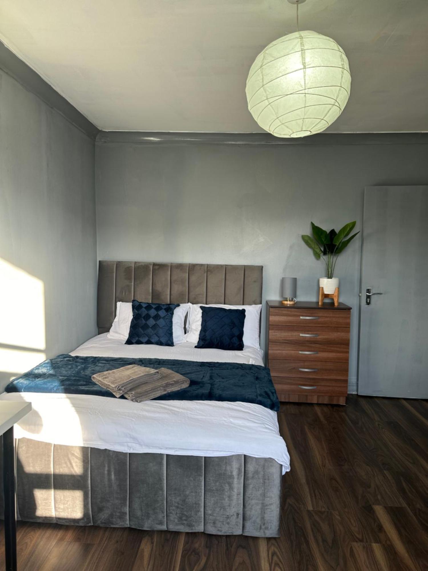 Luxury Room In A 4 Bedroom Flat! 4 Minutes Walk To Kingscross, St Pancras Londýn Exteriér fotografie