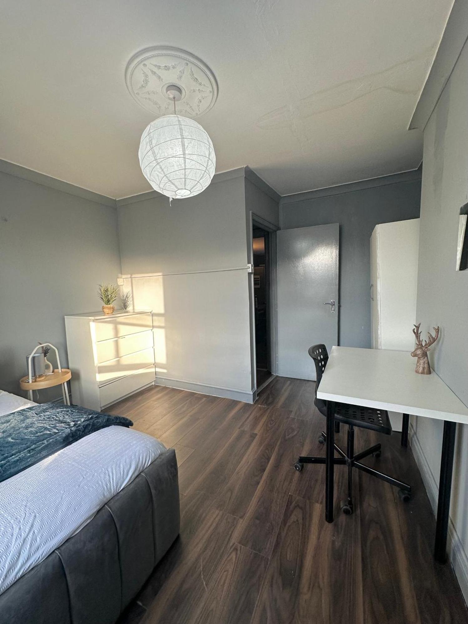 Luxury Room In A 4 Bedroom Flat! 4 Minutes Walk To Kingscross, St Pancras Londýn Exteriér fotografie